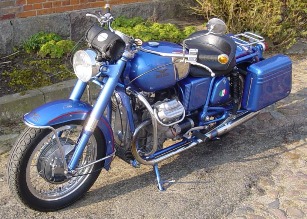 Moto Guzzi V7/700